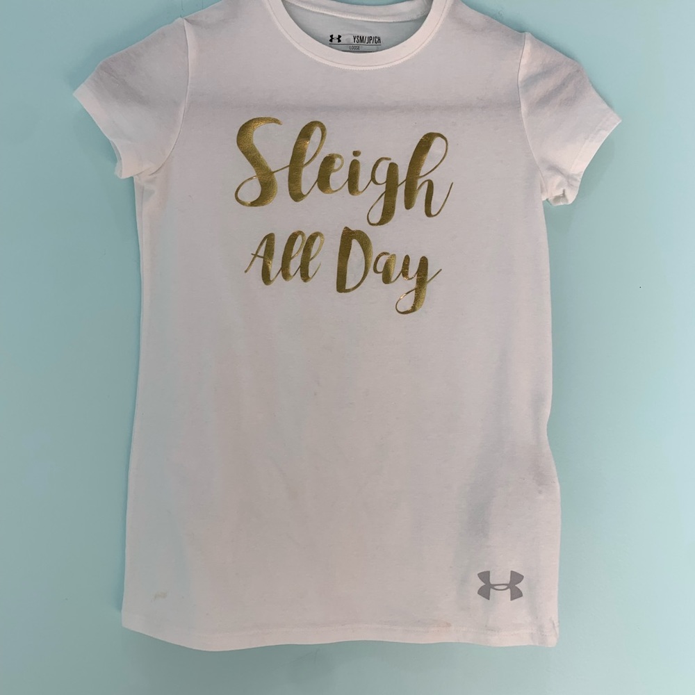 under armor graphic top